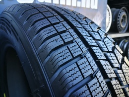 215/60R16 Hankook Winter Icept Evo2 W320 99H Új! DOT4922 1db-os!