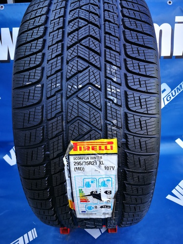 295/35R21 Pirelli Scorpion Winter FR MO Új! DOT2818 1db-os!