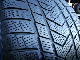 305/35R21 Pirelli Scorpion Winter FR XL DOT3619