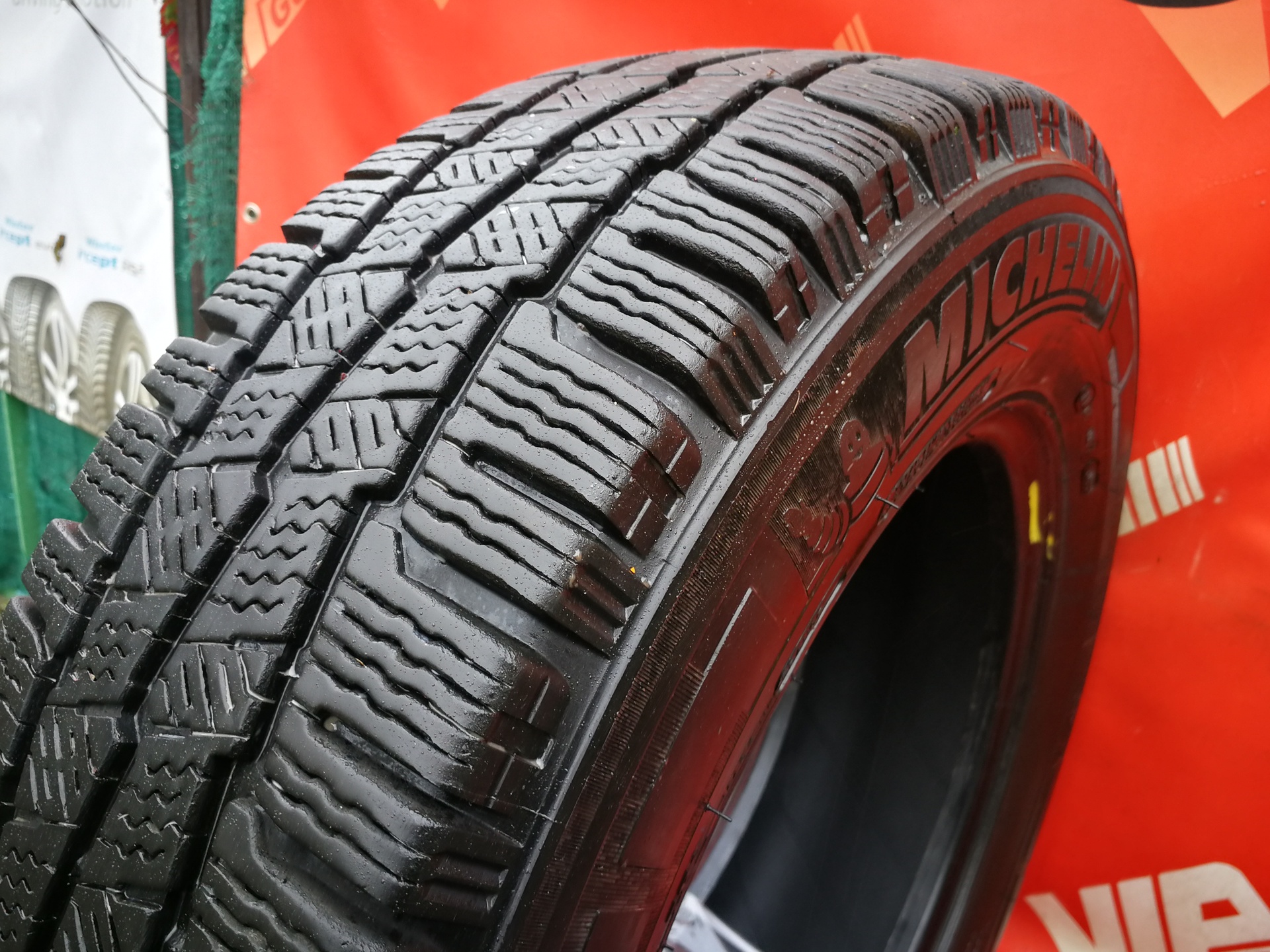 215/70R15C Michelin Agilis Alpin 109/107R 1db-os! DOT4022 - Nonstop ...