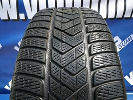 235/60R18 Pirelli Scorpion Winter