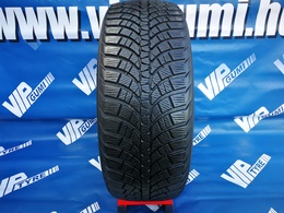 235/55R17 Kumho WP71 Wintercraft FR