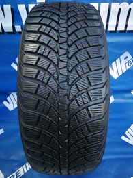 235/55R17 Kumho WP71 Wintercraft FR