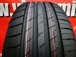 215/55R17 Goodyear EfficientGrip Performance Új! DOT4119 1db!
