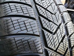 255/40R22 Pirelli Scorpion Winter FR DOT2918 1db-os!