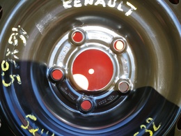 Dacia Duster acélfelni 16X6.5J, 5X114.3X66.1, ET32 (403009235R)