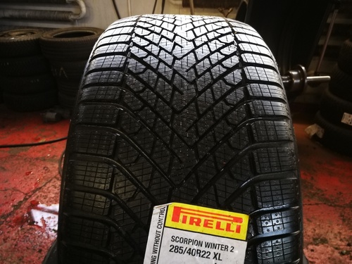 285/40R22 Pirelli Scorpion Winter 2 110W XL