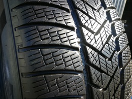 235/65R18 Pirelli Scorpion Winter XL J H