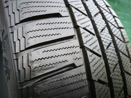 275/40R22 Continental CrossContact Winter DOT2017