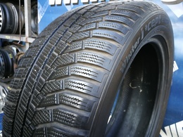 235/55R19 Hankook Winter Icept Evo2 W320A SUV FR XL DOT3419