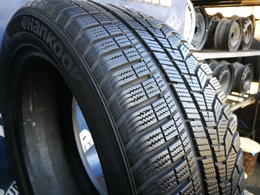 235/55R19 Hankook Winter Icept Evo2 W320A SUV FR XL DOT3419