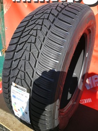 255/55R18 Hankook Winter I*cept Evo3 W330A