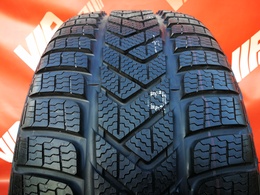235/35R19 Pirelli Winter SottoZero 3 FR XL