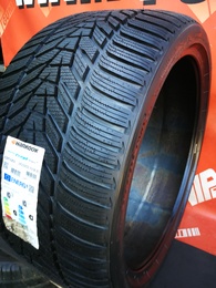 295/30R20 Hankook Winter Icept Evo3 W330 FR 101WXL Új! DOT1823 1