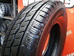 225/75R16C Hankook Winter Icept LV RW12 DOT3724