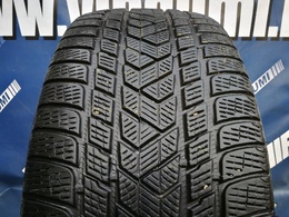 285/45R21 Pirelli Scorpion Winter FR * RSC DOT2822 1db-os!