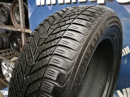 215/60R16 Yokohama BluEarth Winter V905 DOT0718