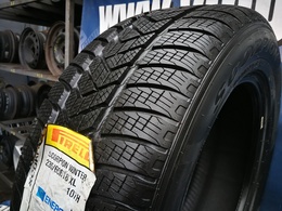 235/60R18 Pirelli Scorpion Winter FR XL Új! DOT2422
