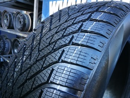 235/55R19 Pirelli Scorpion Winter 2 AO XL Új! DOT1725 1db-os!