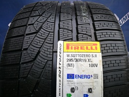295/30R19 Pirelli W240 SottoZero SII. FR N1 Új! DOT3821