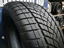 265/50R19 Goodyear UltraGrip Performance+ SUV FR Új! DOT4821
