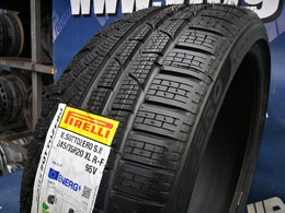 245/35R20 Pirelli W240 SottoZero SII FR RSC Új! DOT4821 1db-os!