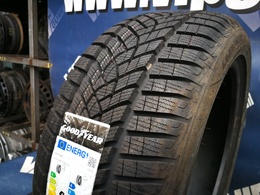 215/50R17 Goodyear UltraGrip Performance+ Új! 1db-os!