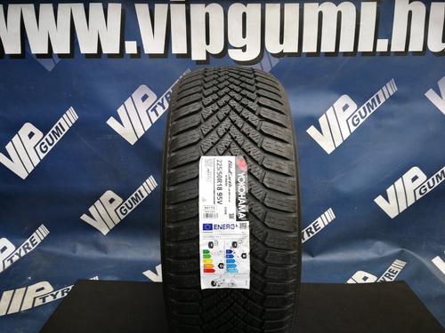 225/50R18 Yokohama BluEarth Winter V906 Új! DOT1921 1db-os!