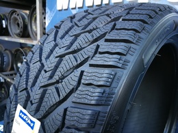 225/40R18 Sebring Snow