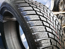 225/40R19 Bridgestone Blizzak LM005 FR XL Új! DOT1422 1db-os!
