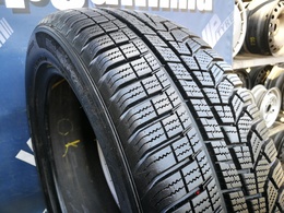 215/55R18 Hankook Winter Icept Evo2 W320 FR DOT3318 1db-os!